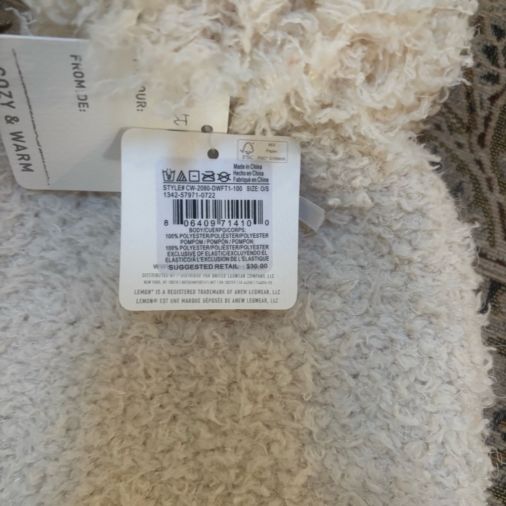 NWT Lemon Ecru Cozy & Warm Fuzzy Pom Beanie Hat – Cream/Ivory One Size - Picture 5 of 8